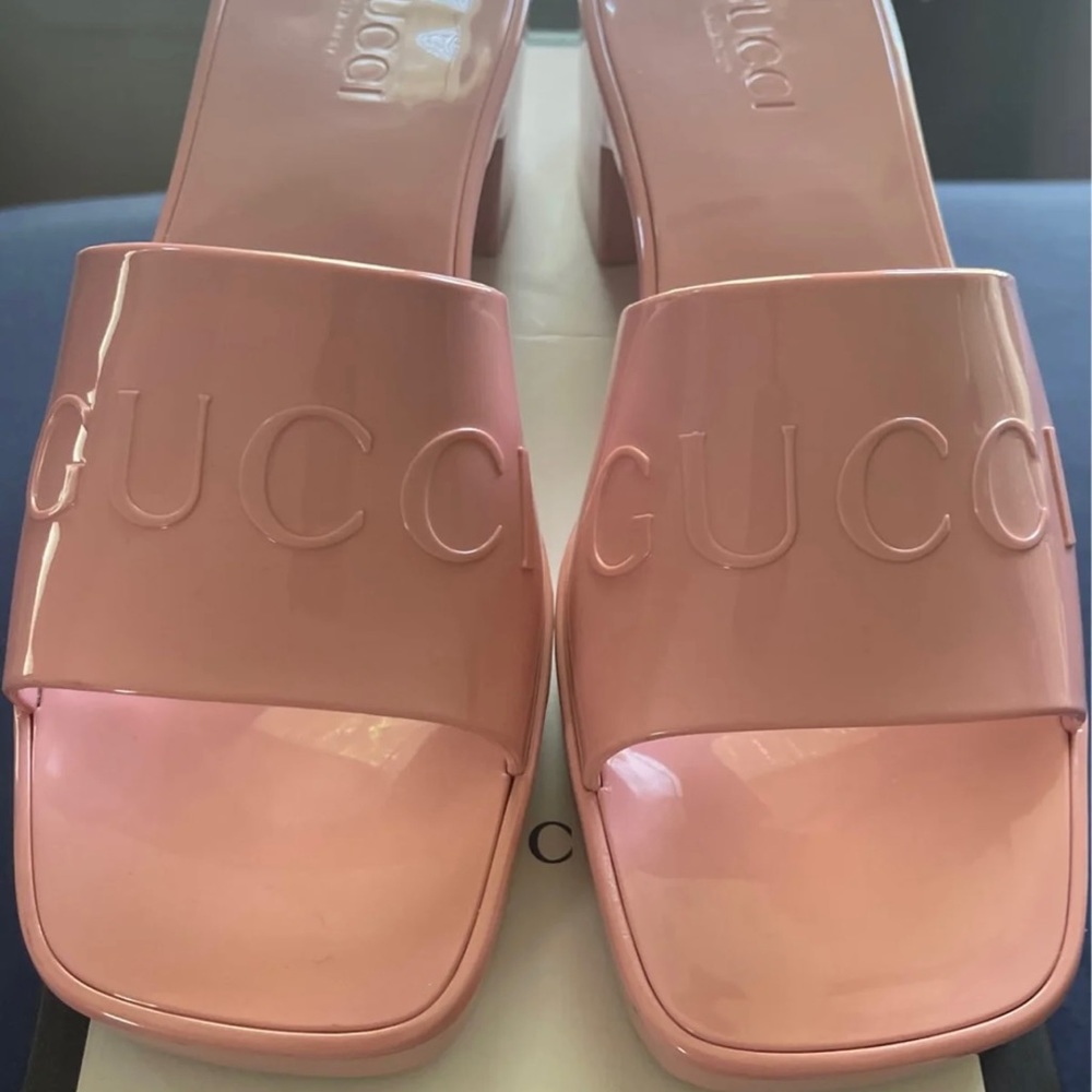Pink Gucci rubber slides